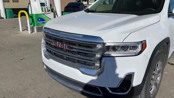 2020 GMC Acadia SLT Start up and walk around