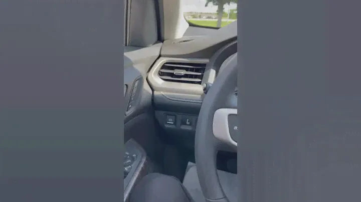 HUD in the 2022 GMC Acadia Denali!