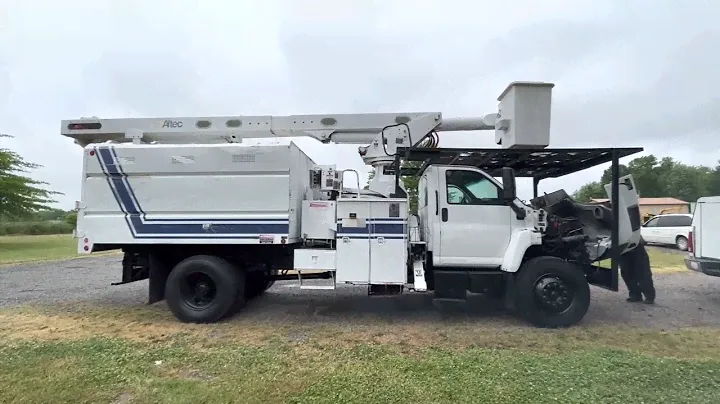 JULY 2023 AUCTION LOT 1051 - 2005 GMC C7500 W/ ALTEC L60-E70 70FT ELEVATOR ARIEL UNIT