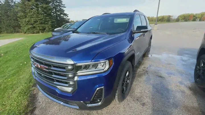 New 2023 GMC Acadia AT4
